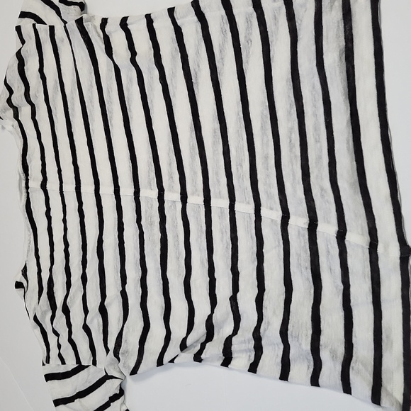 Burberry Brit Women's Tshirt Size Medium - Picture 9 of 16